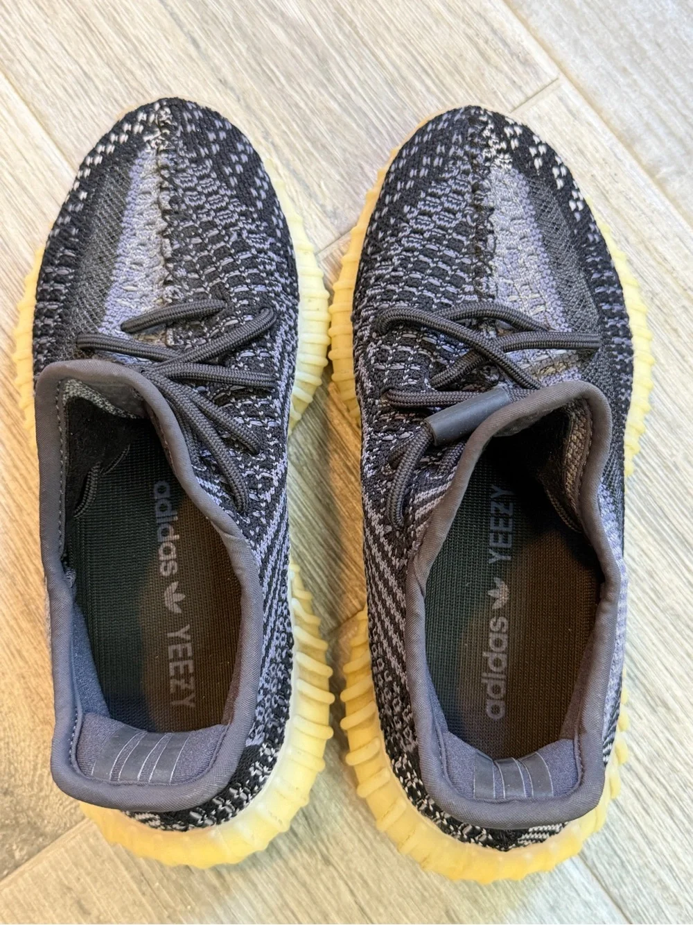 Adidas Yeezy Boost 350 V2 Carbon Men Size 4.5 Black Grey Sneakers Boost B37571